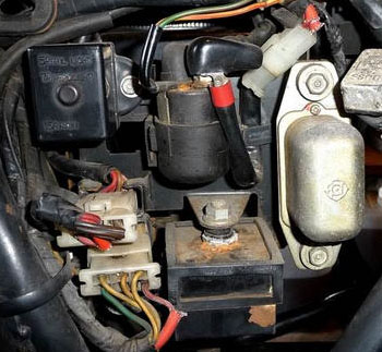 electronics on 1978 Honda 750K battery box